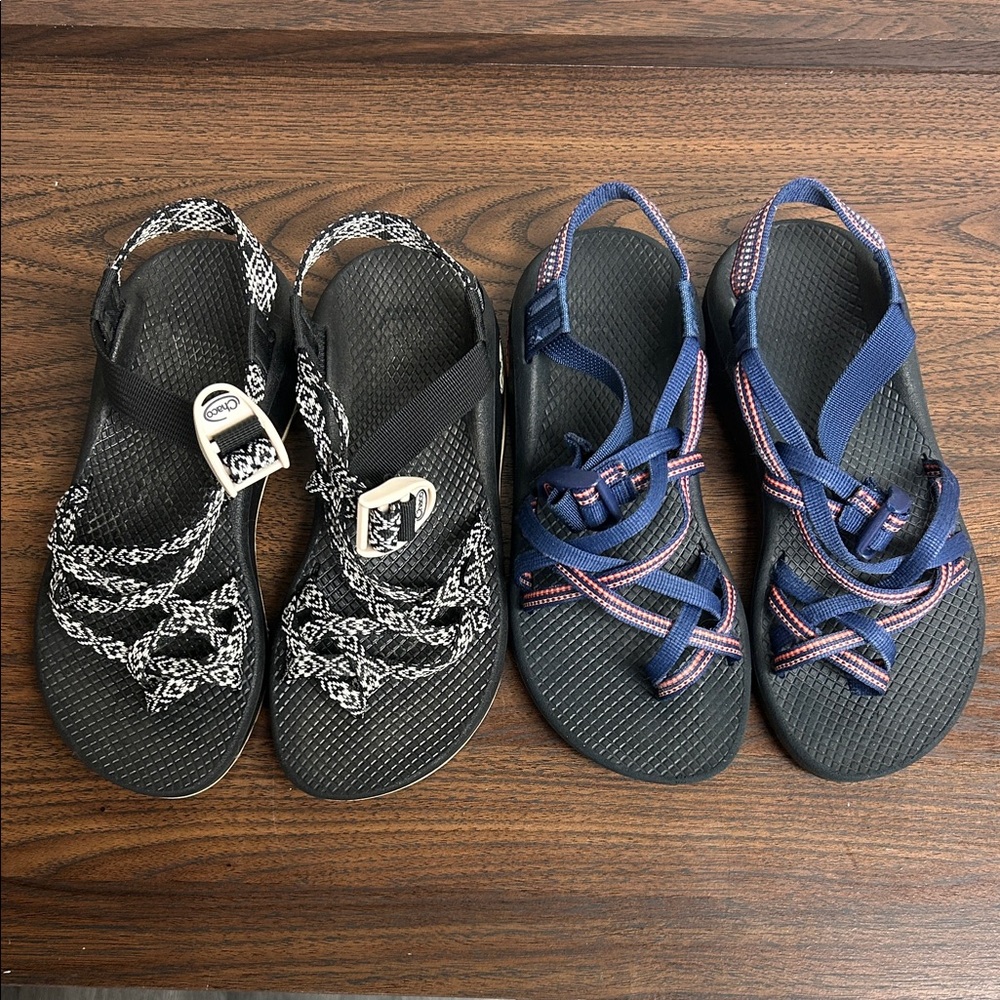 Chaco Women's Black/White and Navy Sport Sandals Z-Cloud Bundle